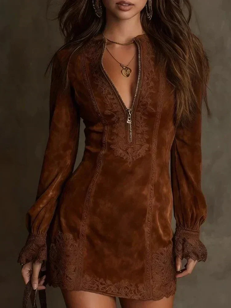 Robe en Suède à Lacets Courte Féminine & Sophistiquée